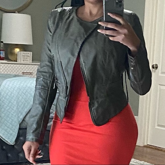 “Rockie” Olive Green Faux Leather Jacket. Excellent Fit. Size M. Like New. - Picture 3 of 11